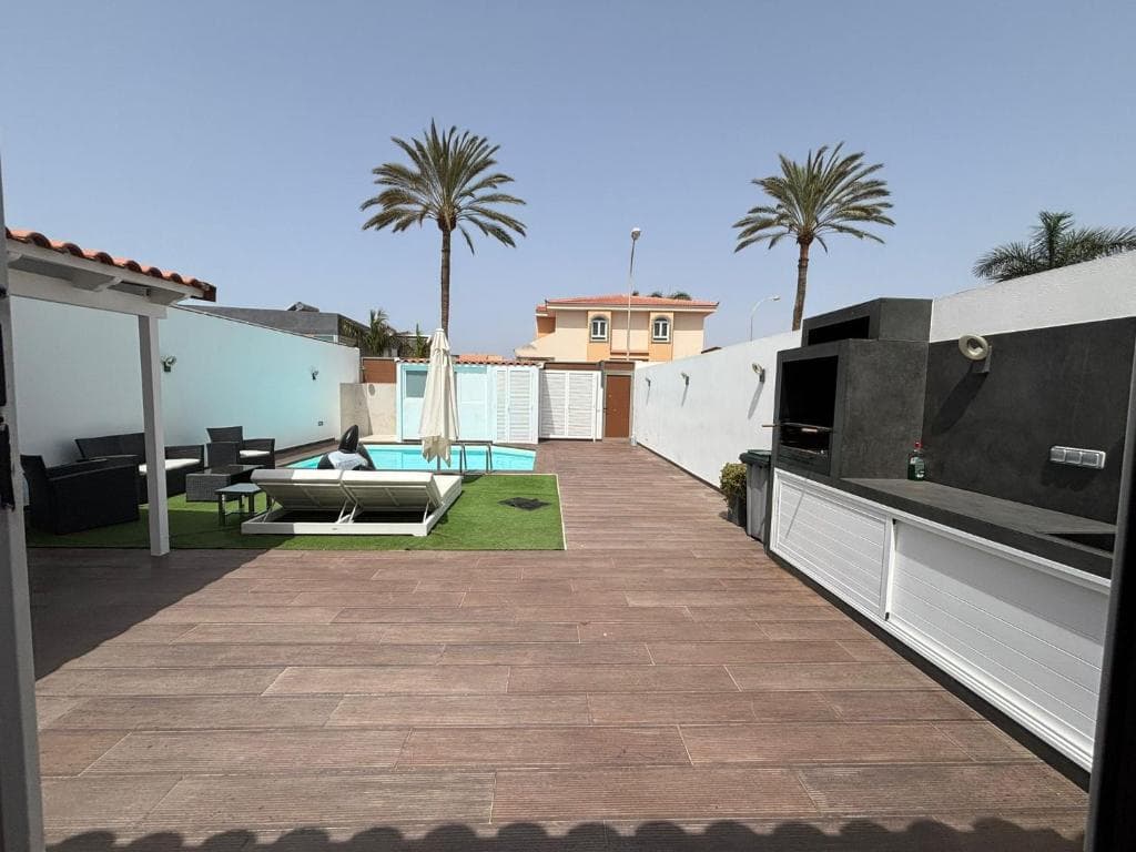 Sunnyland Villa